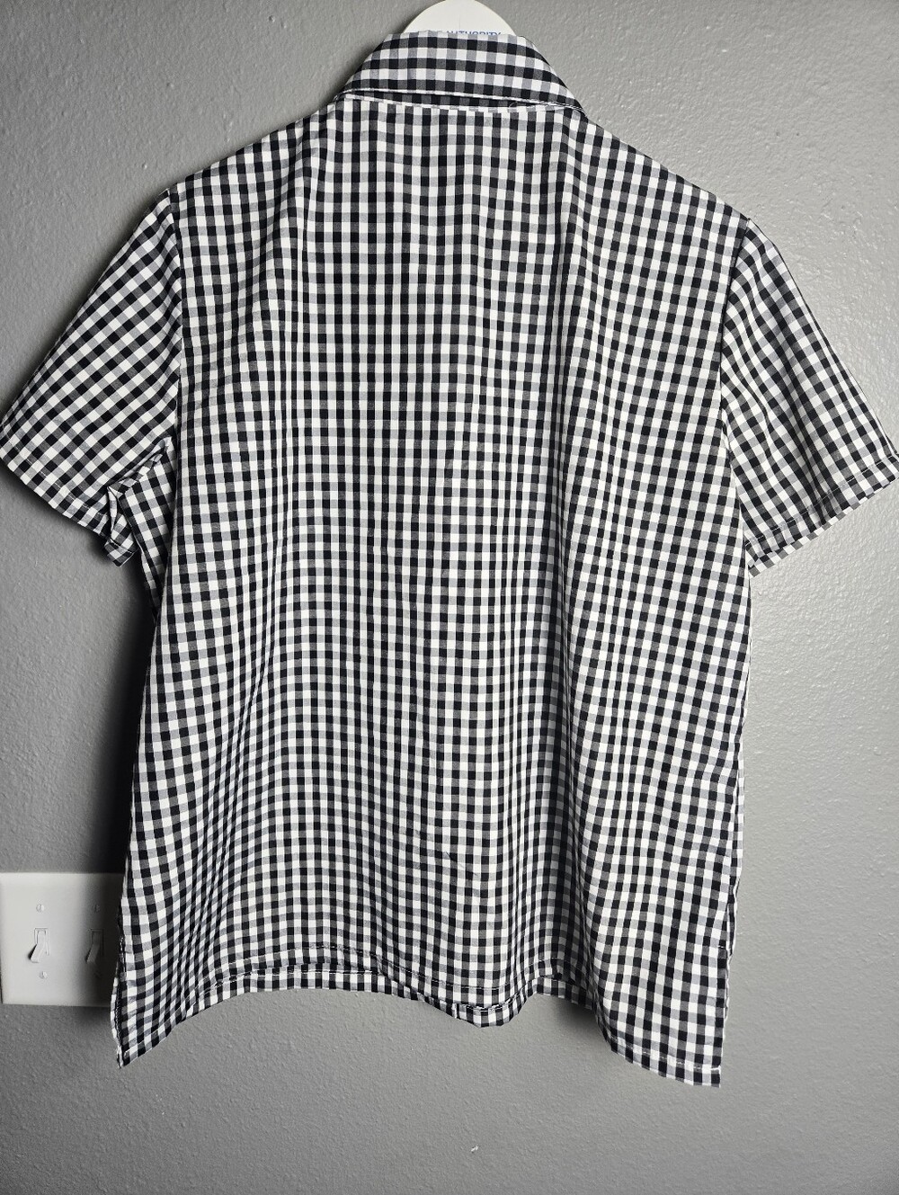 Black & White Gingham Button-Down Shirt with Ladybug Embroidery Size Large - Picture 15 of 16